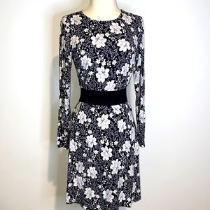 ❤️2 for $25 Floral dress black & white size M